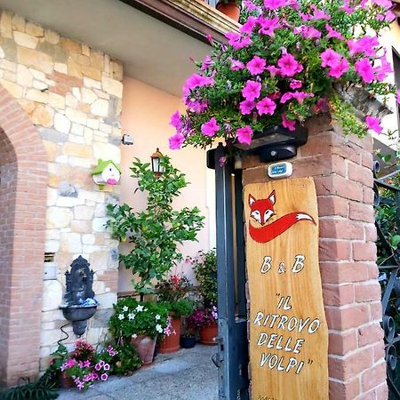 アジェーロラ Il Ritrovo Delle Volpi Bed & Breakfast エクステリア 写真