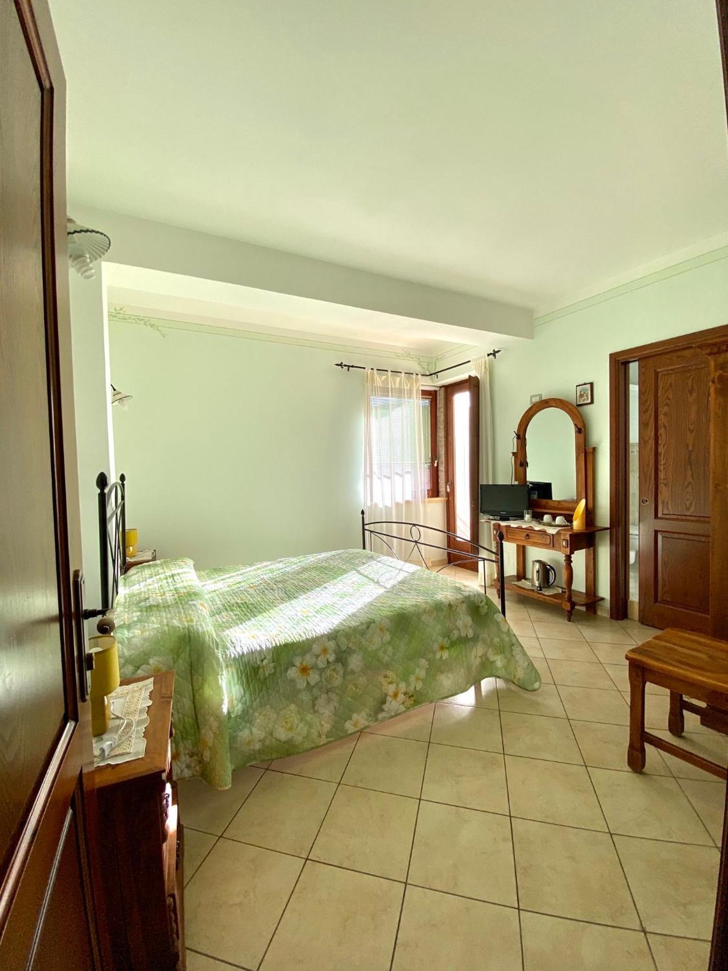 アジェーロラ Il Ritrovo Delle Volpi Bed & Breakfast エクステリア 写真
