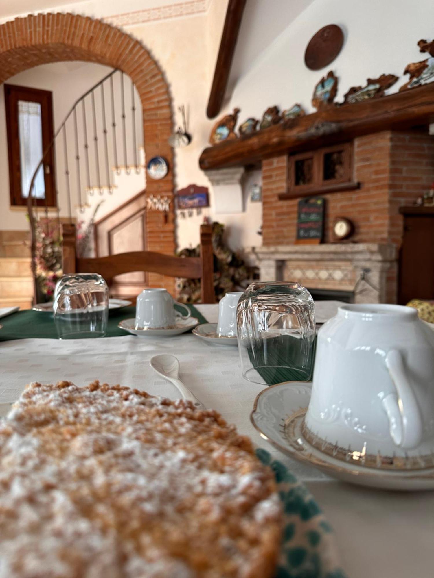 アジェーロラ Il Ritrovo Delle Volpi Bed & Breakfast エクステリア 写真